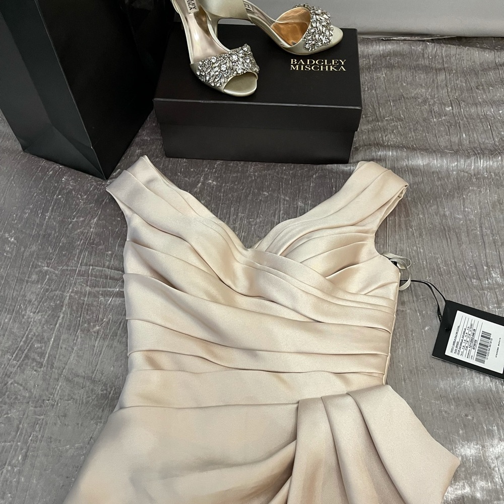 Pronovias Narela NWT bridal gown reception gown